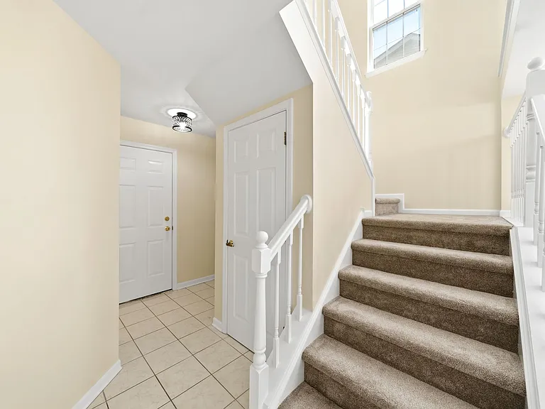 1329 Newport St — Photo 7