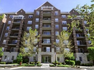 470 W Mahogany Ct UNIT 310, Palatine, IL 60067