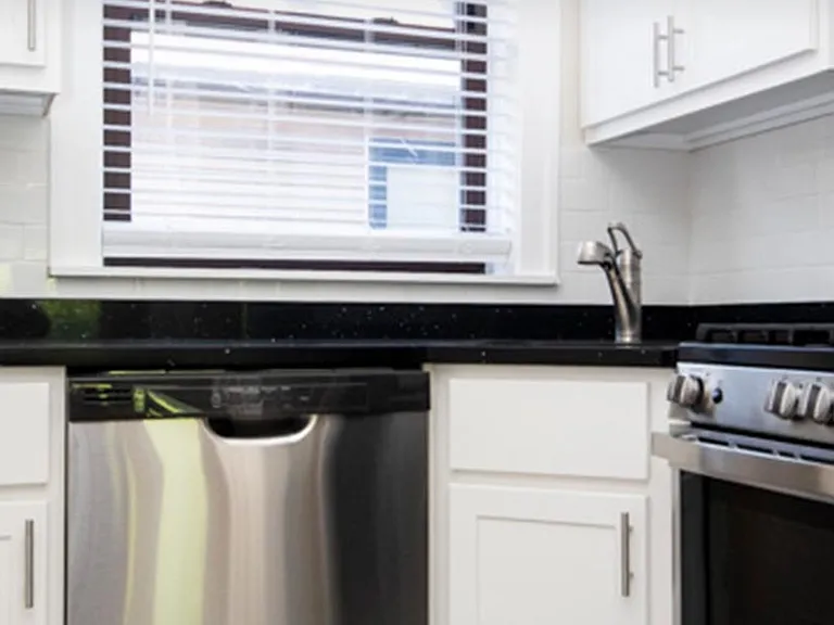 1253 W Henderson St #1 — Photo 5