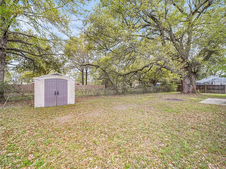 3313 Country Meadow Ln — Photo 6