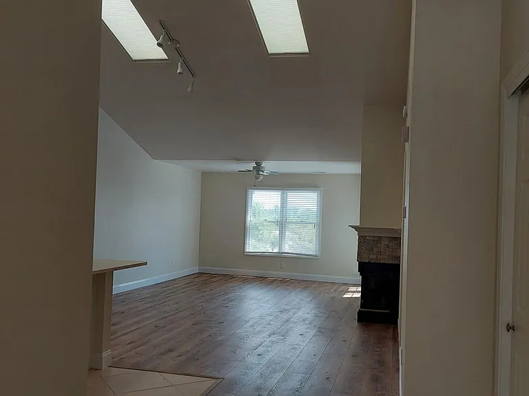 7378 Whitehall Colonial Ln — Photo 7