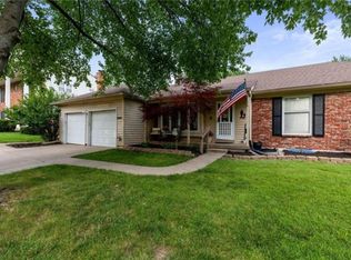 9221 Westbrooke Dr, Overland Park, KS 66214