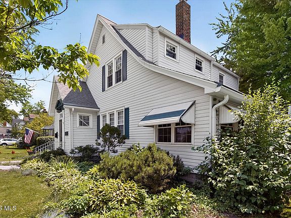 4th image of 1831 Heatherdowns Blvd