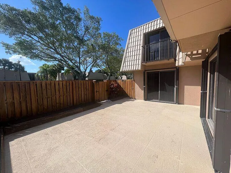 5714 57th Way — Photo 24