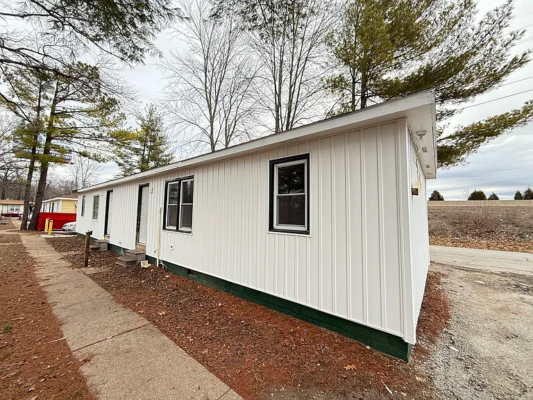 Pine Valley Apartments — Photo 11