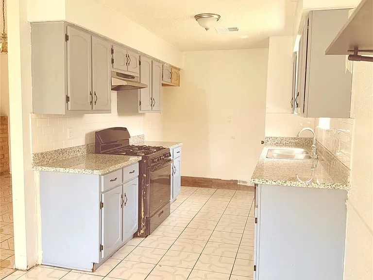 5503 Bridge Forest Dr — Photo 16