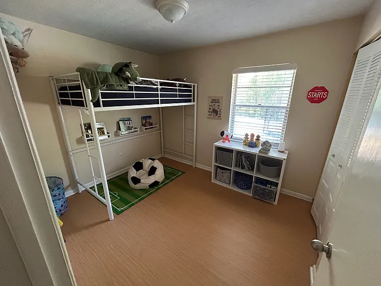 17361 Pinholster St — Photo 7