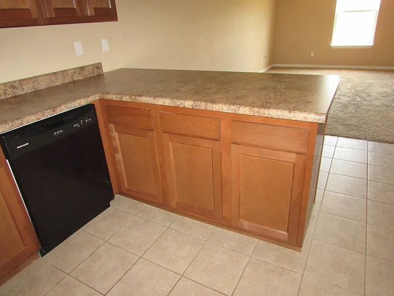 190 Lyle Curtis Cir — Photo 7