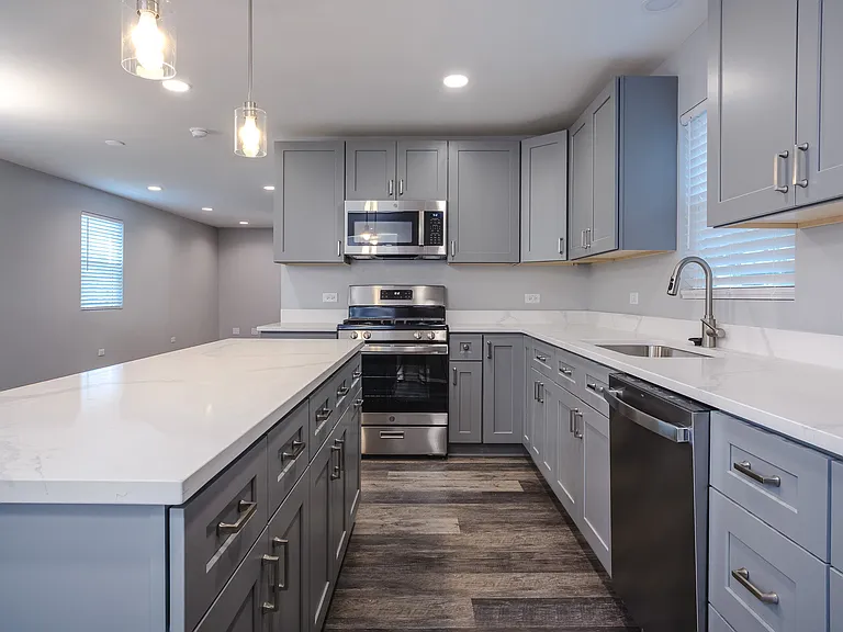 77 S Maple Ave — Photo 4