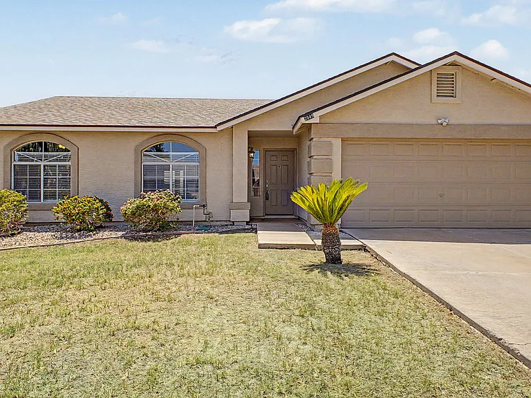 2049 E San Tan Ct — Photo 2