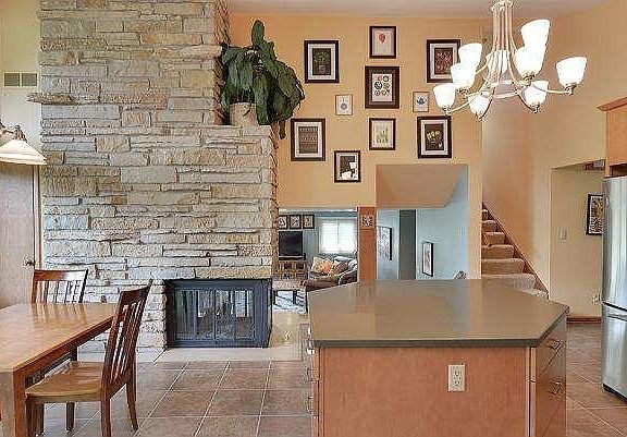 5th image of 19365 Cromwell Ct E