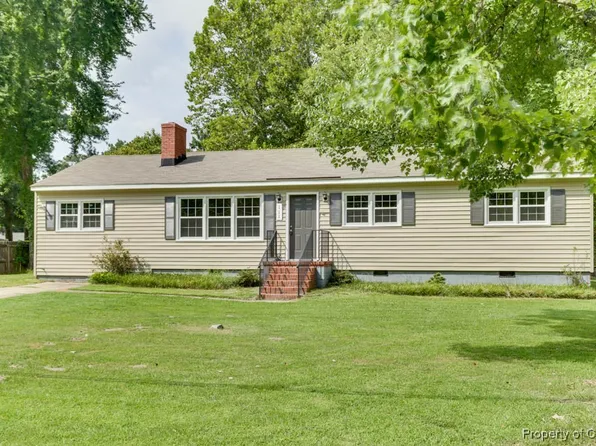 111 Brook Ln, Yorktown, VA 23692