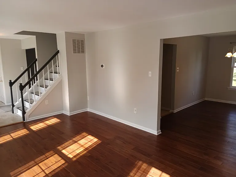 345 Silver Ridge Dr — Photo 3