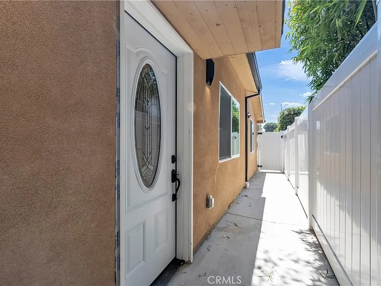 16435 Kingsbury St — Photo 1