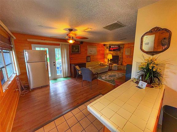 5th image of 403 COTTAGE CIRCLE E #403