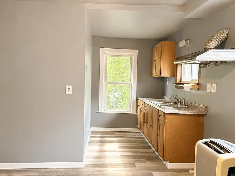 234 Grand Ave #3 — Photo 4