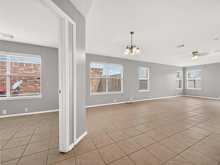 14922 Sugar Sweet Dr — Photo 32