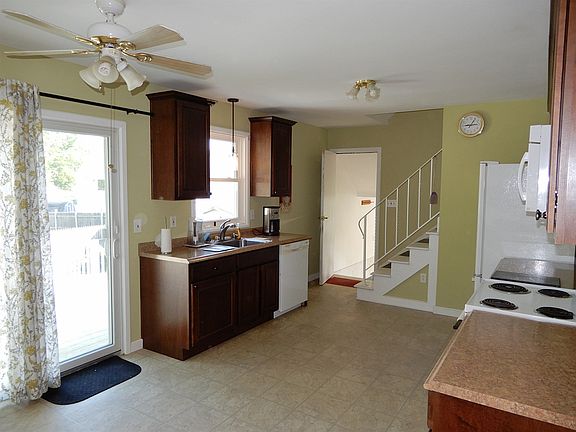 2nd image of 28 Tanguay Dr