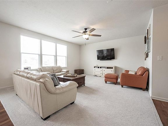 3rd image of 16454 Connolly Dr