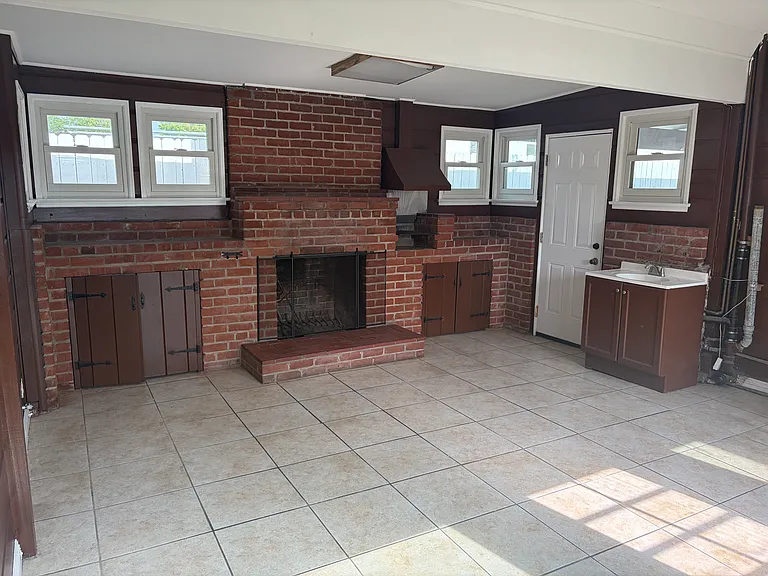 Barbecue/ recreation room