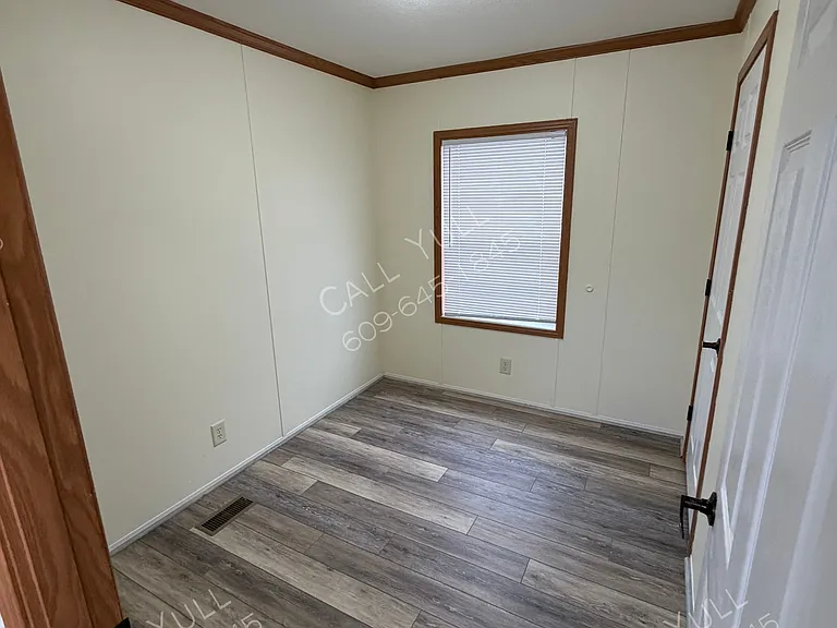 506 Franks Dr — Photo 8