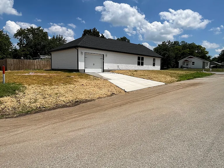 1730 Indiana Ave — Photo 8