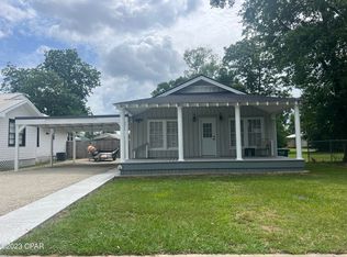 3006 8th St, Marianna, FL 32446