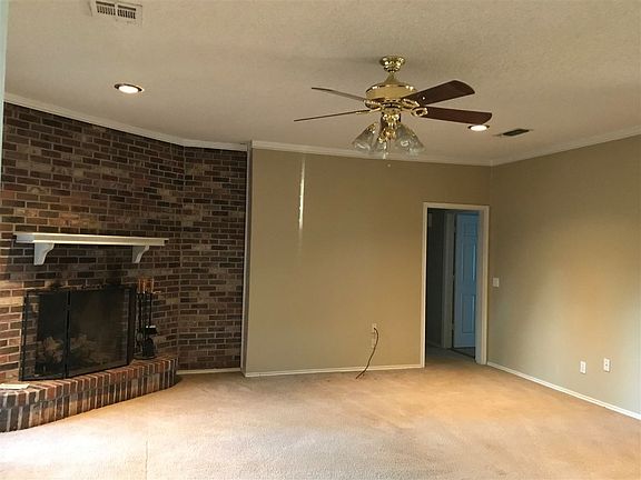 3rd image of 4420 Wood Creek Dr