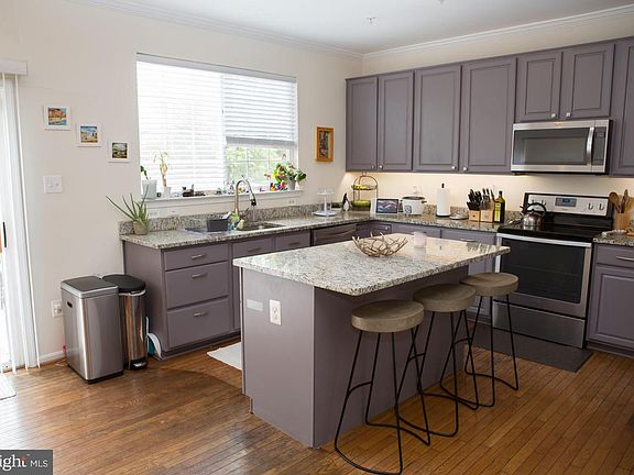 5th image of 8129 Mallard Shore Dr