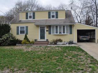 7 Piersoll Rd, Old Bridge, NJ 08857