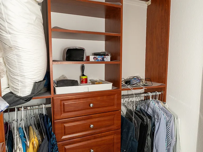 Master Bedroom 1 (Walk in Closet)