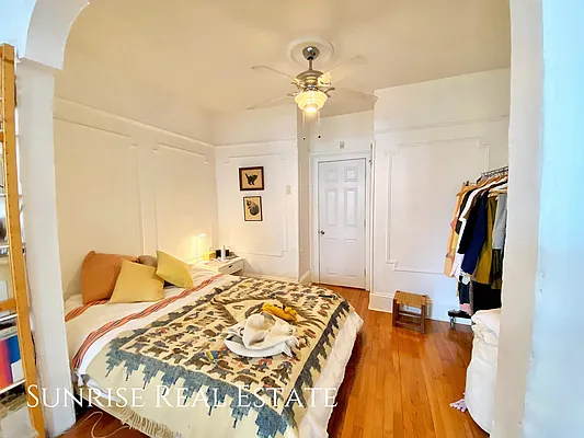 Rented by Sunrise Real Estate | media 37