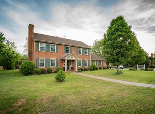 2045 Mountain View Rd, Vinton, VA 24179