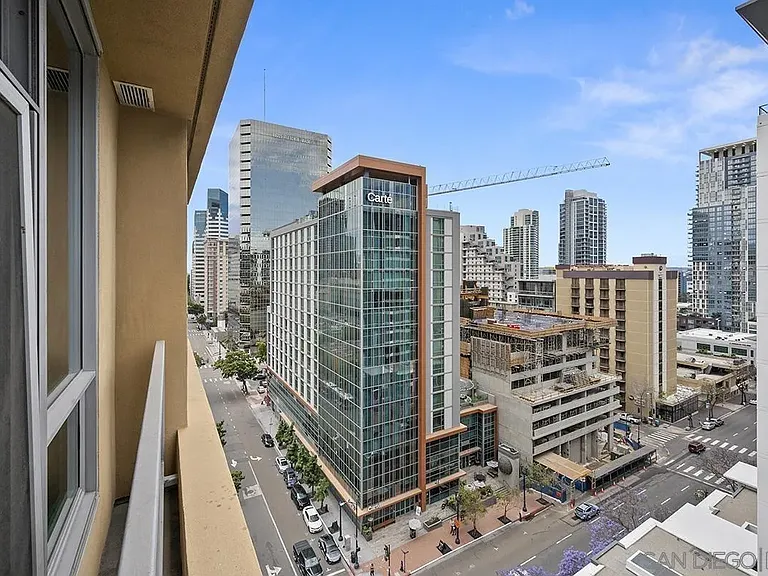 350 W Ash St #1006 — Photo 20