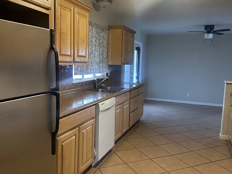 5016 Palo Duro Ave NE — Photo 4