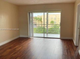 8285 Sunrise Lakes Blvd APT 310, Sunrise, FL 33322