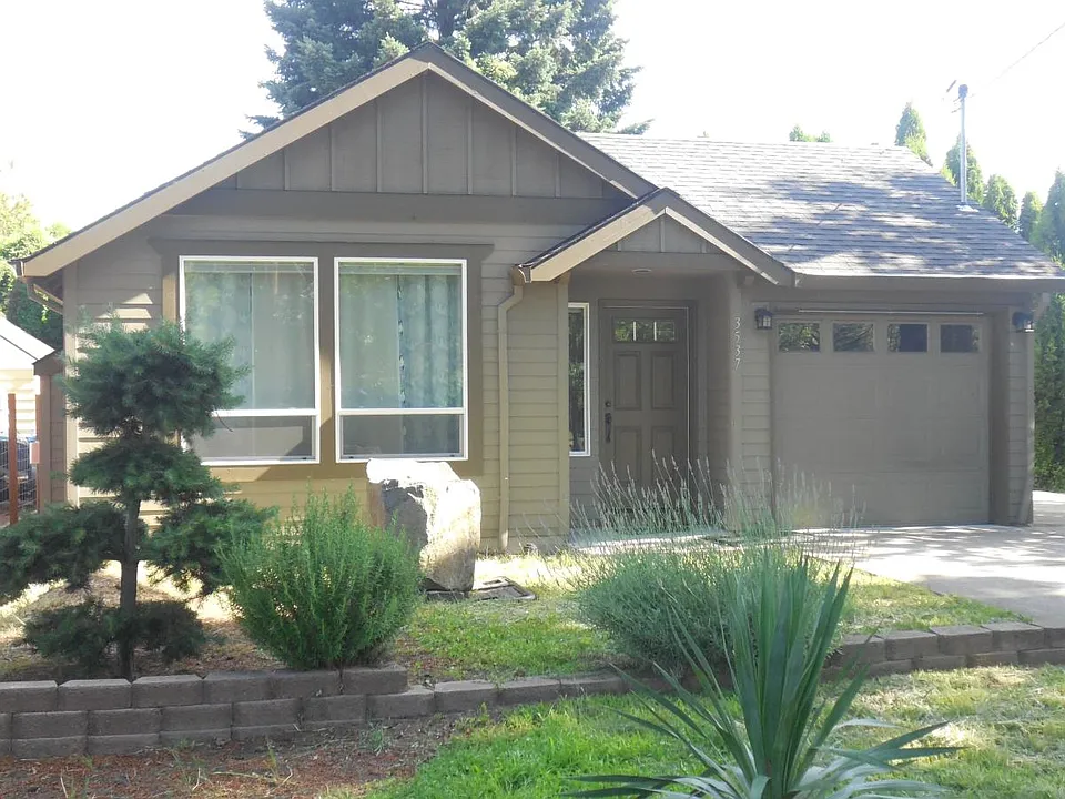 3537 SE Edison St