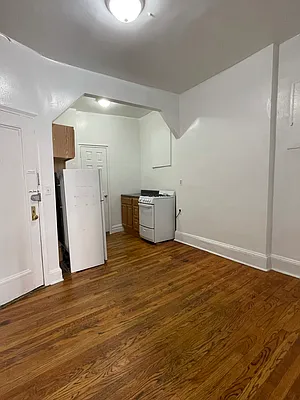 Rented by Peter R. Hungerford, LREB | media 17