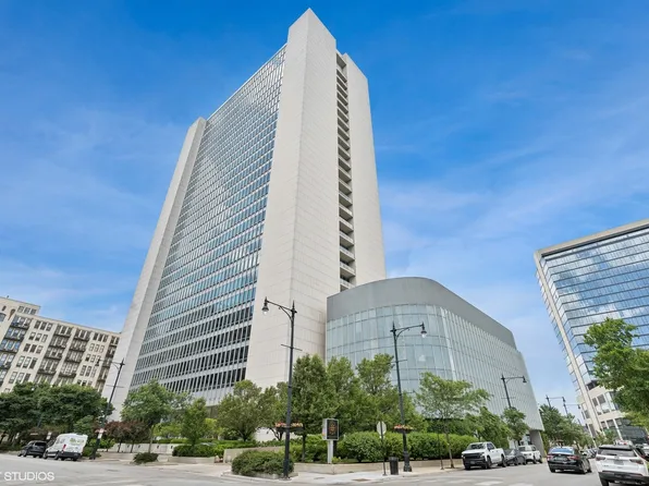 500 W Superior St Unit 1313, Chicago, IL 60654