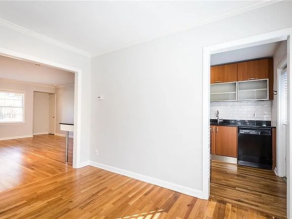 5th image of 425 Lindbergh Dr NE APT E4