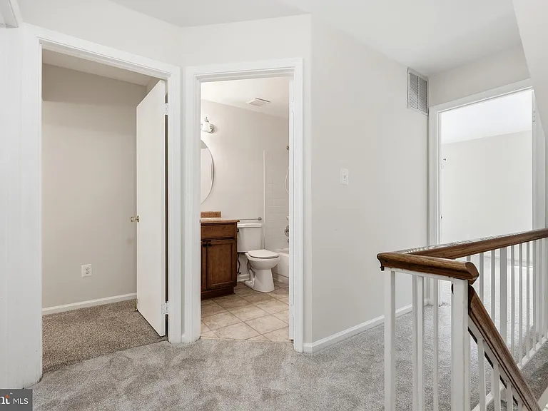 7691 Northern Oaks Ct — Photo 17