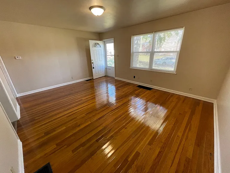 Nola Court Apartments — Photo 60