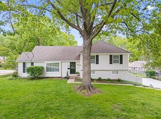 106 E 115th St, Kansas City, MO 64114