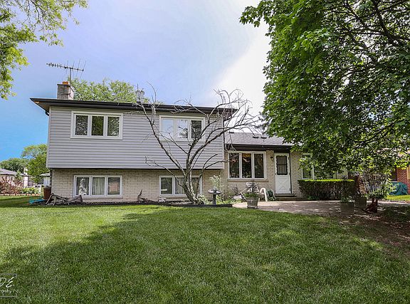 2nd image of 3120 Hillside Ln