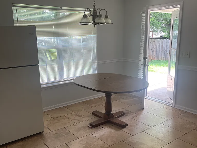 4705 Rockland Trl — Photo 3