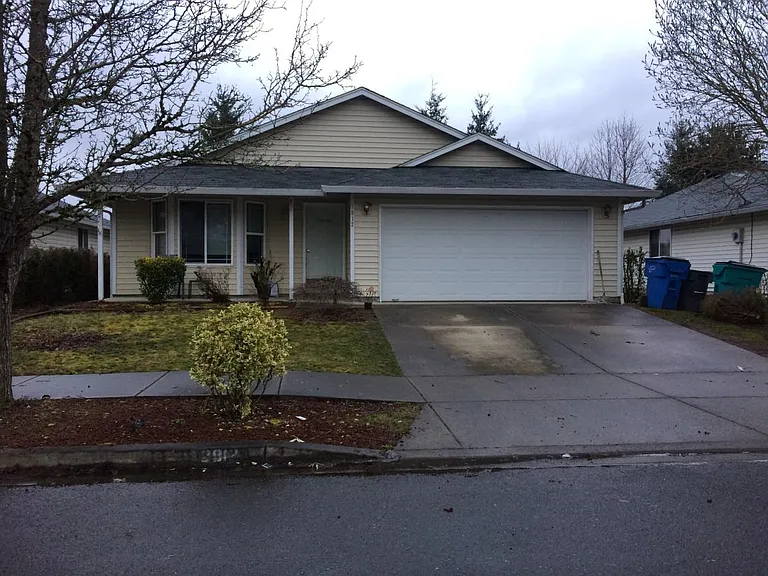 2912 NE Delancey Ct — Photo 1