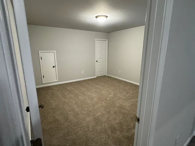 148 Gervais Cir — Photo 8