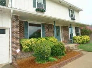 1301 Devonshire Ct, Edmond, OK 73034
