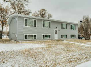217 Lakota Ave, Center, ND 58530