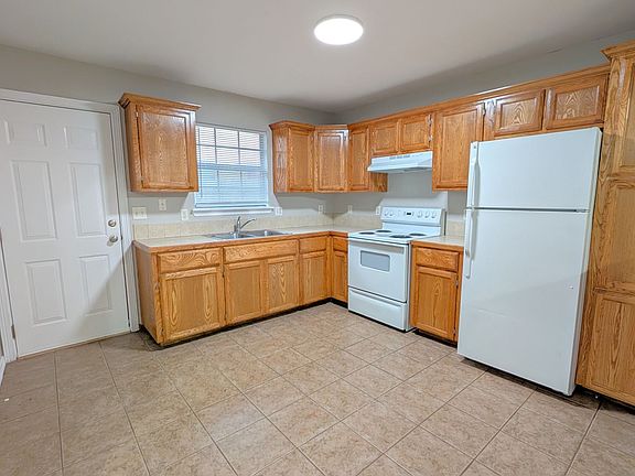 4th image of 701 Sonesta Ct APT 3